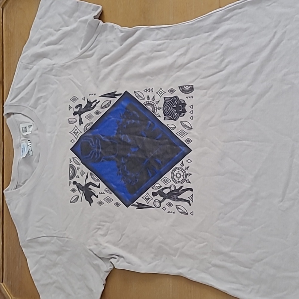 Marvel Black Panther Ladies Tee Shirt Size Large NEW